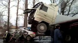 В Тосненском районе в столкновении рейсового автобуса с самосвалом пострадали 15 человек