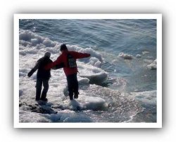 Со льдины, плывущей по реке Тосна, спасены четверо детей