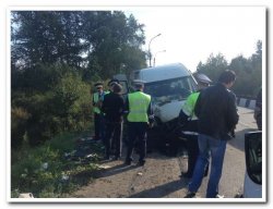Под Колпино в аварии с маршруткой пострадало шесть человек